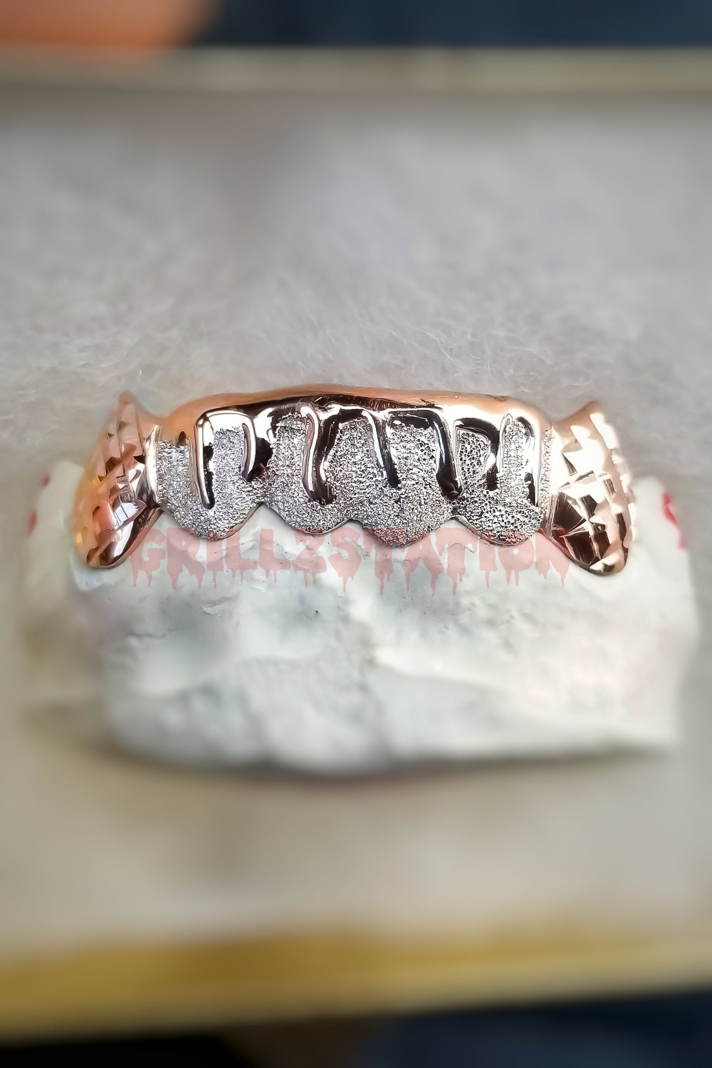 Diamond Dust Dripping Grillz - GRILLZSTATION